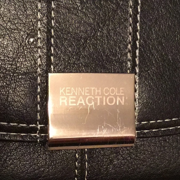 Kenneth Cole Reaction Wallet - Picture 6 of 7